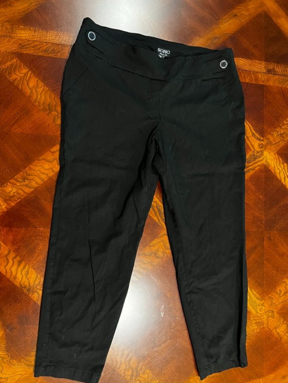 Soho Black Capri Pants